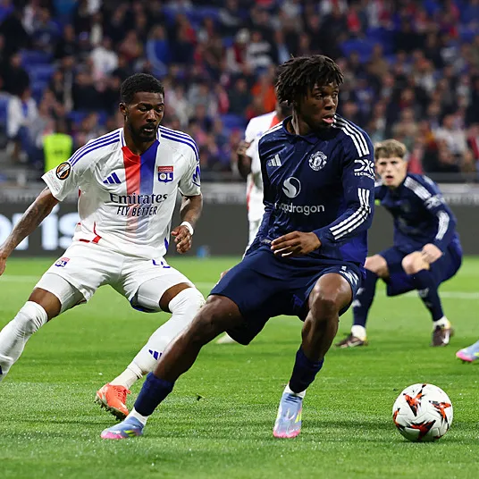 Kırmızı Şeytanlar son dakikada yıkıldı!