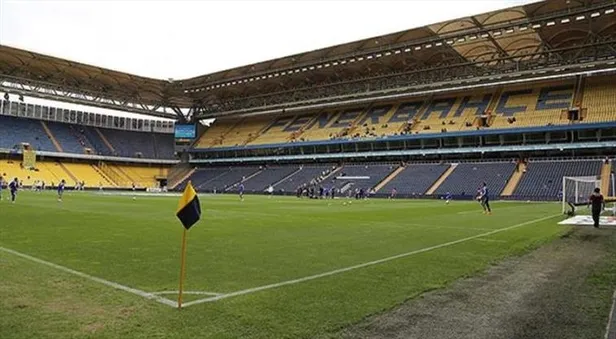 fenerbahceden-ezeli-rakibi-galatasaraya-buyuk-ters-kose-o-ismi-elinden-kaptilar-1691392034469.jpg O ismi de kaptılar! Bu kez Fenerbahçe'den ezeli rakibi Galatasaray'a ters köşe-5