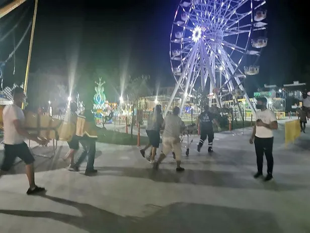 mugla-marmariste-dehset-lunaparki-pompali-tufekle-bastilar-1625348519313.jpeg Muğla Marmaris'te dehşet! Lunaparkı pompalı tüfekle bastılar-3