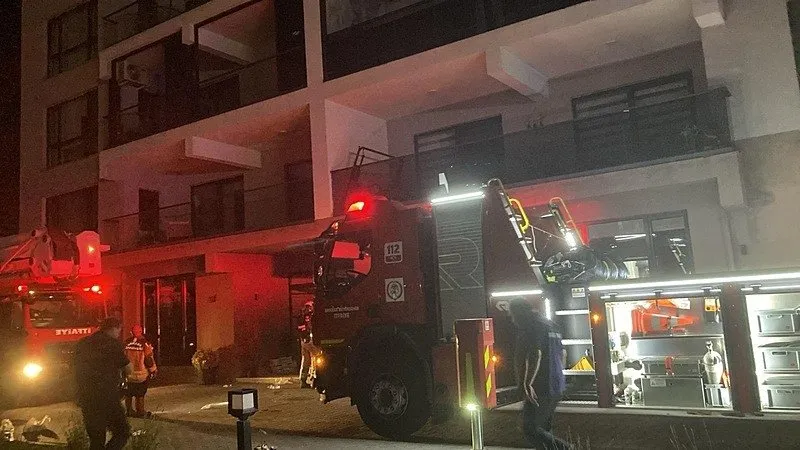 Ankara'da 26 katlı binada yangın (AJANSLAR)
