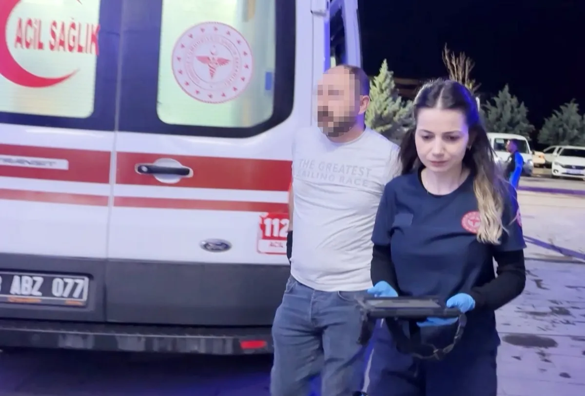 Aksaray'da kızını rahatsız eden genci takip edip kulağını kesti: Olay yerine giden polis yaralandı-6