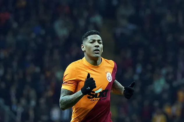 Van Aanholt Çaykur Rizespor'a 2 gol attı 13 yıl sonra Galatasaray'da bir ilki başardı