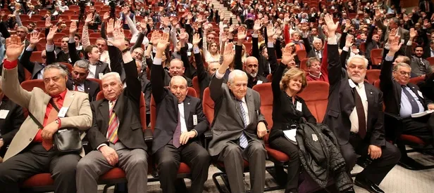 FETÖ'ye sahip çıkan G.Saray'a tepki yağıyor