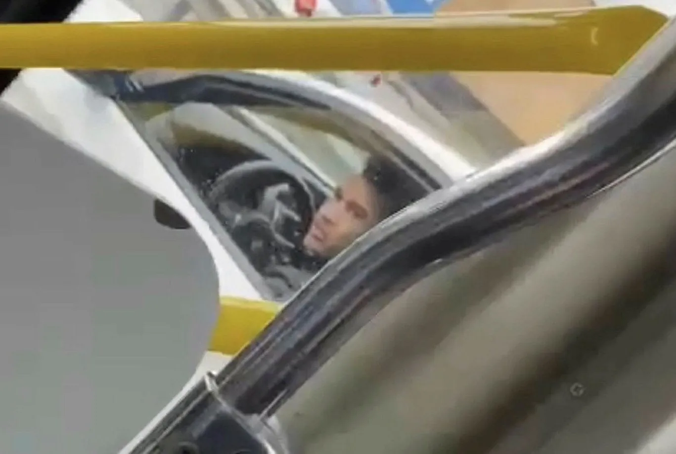 Trafikte İETT şoförüne silah çekti! O anlar kamerada