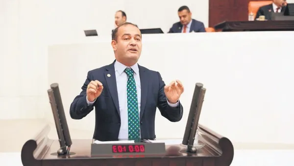 ekrem-imamoglu-kasayi-ele-gecirdi-1699838375996.jpeg Özgür Özel'in A takımı belli oldu! Ekrem İmamoğlu kasayı ele geçirdi-2