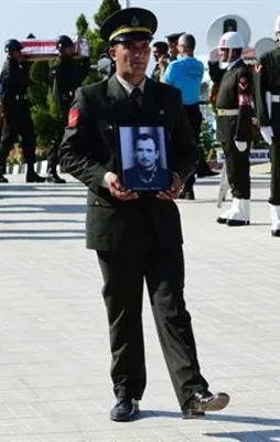 Kıbrıs şehitlerine 42 yıl sonra cenaze töreni