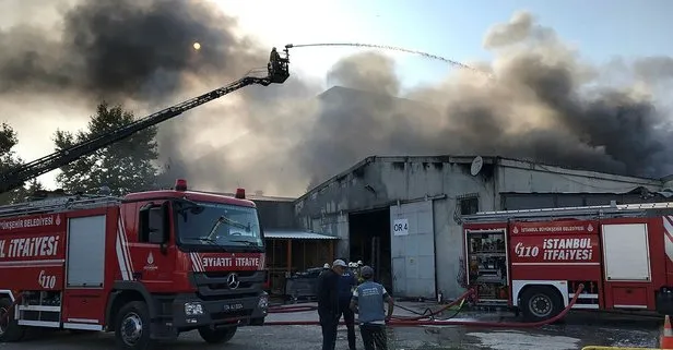 Tuzla’da bir market zincirinin deposunda yangın çıktı