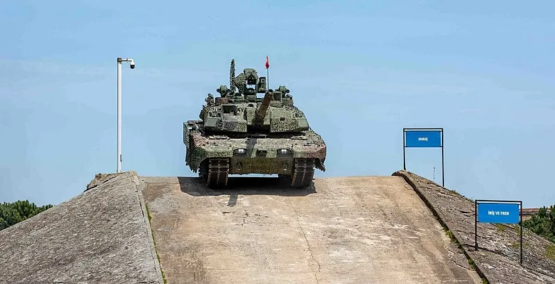 Savunma sanayiinde 23 yıllık devrim | ALTAY Tankı TSK envanterinde! İşte donanmanın gücüne güç katacak çelik süvarinin özellikleri! (DHA)