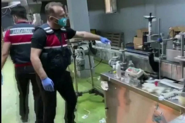 Son dakika: Jandarmadan dezenfektan operasyonu: 45 bin litre ele geçirildi