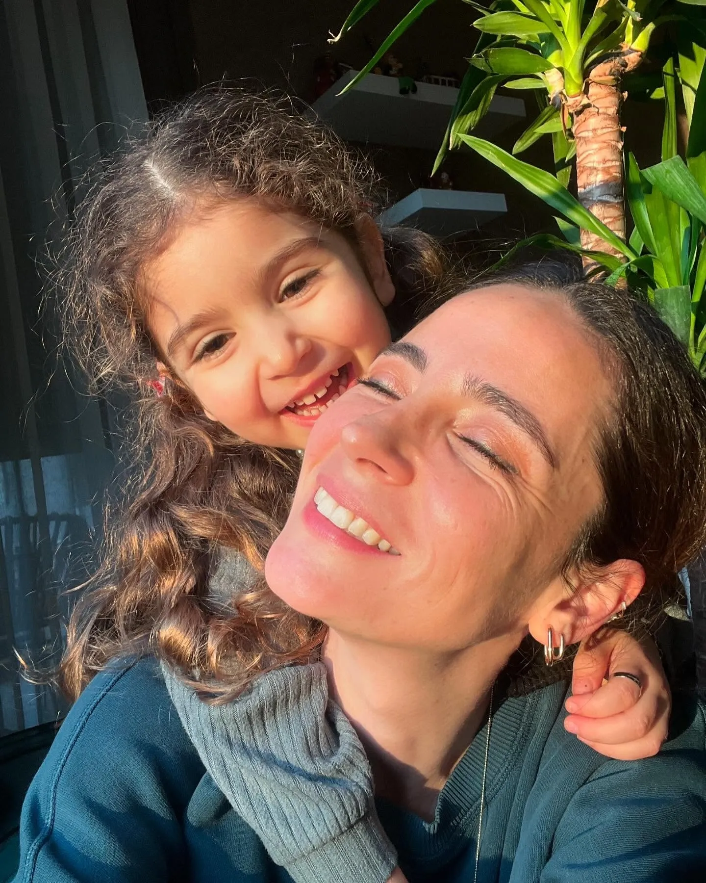 ABİ’nin Mahinur’u Esra Şengünalp’ın dünya tatlısı kızı ilgi odağı oldu! - 5