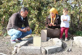 Ölü denilen bebek defin yolunda ağladı! Aile ihmalle suçladı: Savcılık takipsizlik kararı verdi