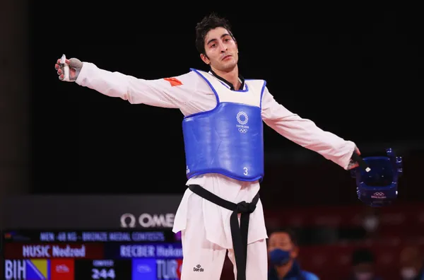 son-dakika-tokyo-2020-olimpiyatlarinda-madalyalar-pes-pese-turkiye-tekvandoda-iki-bronz-aldi-1627216138167.jpg SON DAKİKA: Tokyo 2020 Olimpiyatları'nda madalyalar peş peşe! Türkiye tekvandoda iki bronz aldı-7