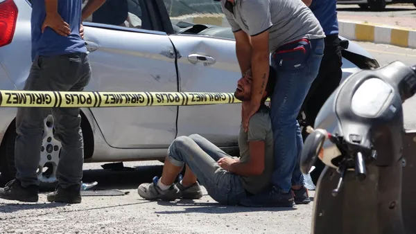 ailesinden-araci-kacirdi-savrulan-otomobilin-camindan-disari-firlayan-cocuk-hayatini-kaybetti-1629116525186.jpg Arkadaş kurbanı oldu! Savrulan otomobilin camından dışarı fırlayan çocuk hayatını kaybetti-7