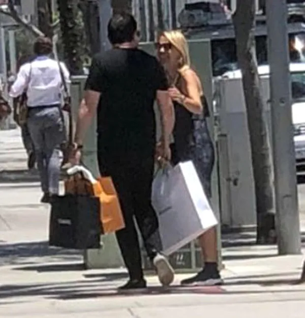 Ece Erken ve Nazım Torbalıoğlu Amerika'da sarmaş dolaş görüntülendi-1