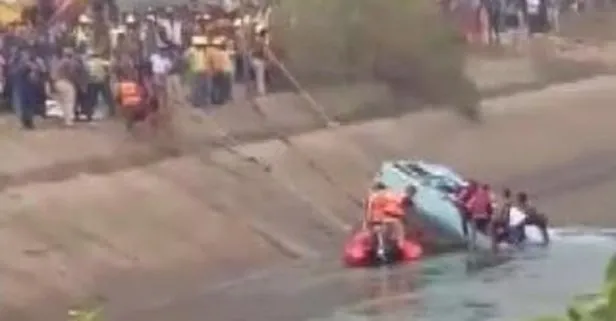 Hindistan’da yolcu otobüsü kanala düştü! 40 ölü