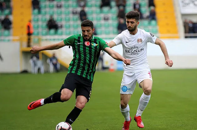 Akhisarspor Antalyaspor'a boyun eğdi