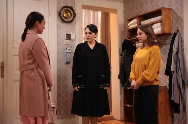 Masumlar Apartmanı yeni bölüm kesintisiz izle seçeneği! Masumlar Apartmanı 43. son bölüm izle! Naci çıkmazda kalıyor...