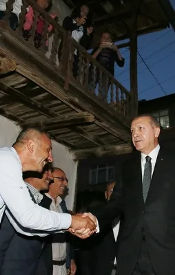 Cumhurbaşkanı Erdoğan iftarda Sargın ailesine konuk oldu