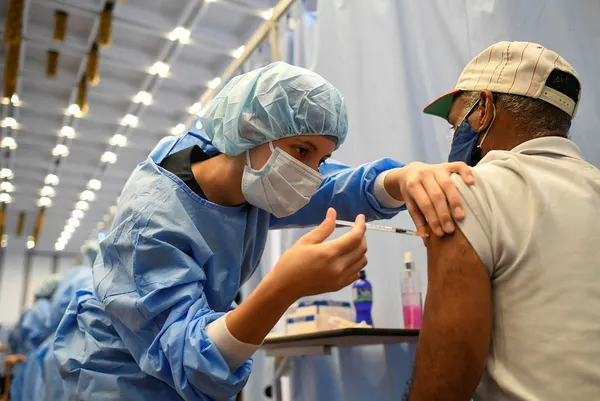 salgindan-en-cok-etkilenen-ulkelerden-olan-hindistan-rusyanin-sputnik-v-asisinin-uretimini-onayladi-1622929256174.jpg Salgından en çok etkilenen ülkelerden olan Hindistan, Rusya'nın "Sputnik V" aşısının üretimini onayladı-3