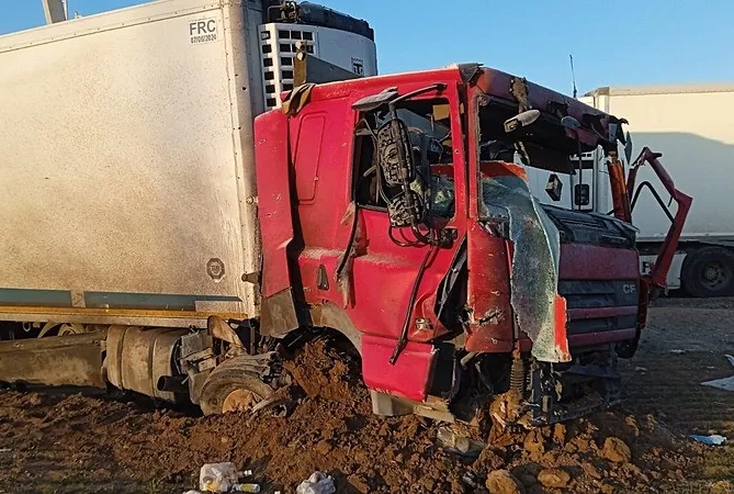 İşte İran’da İsrail füzesiyle vurulan Türk TIR’ı