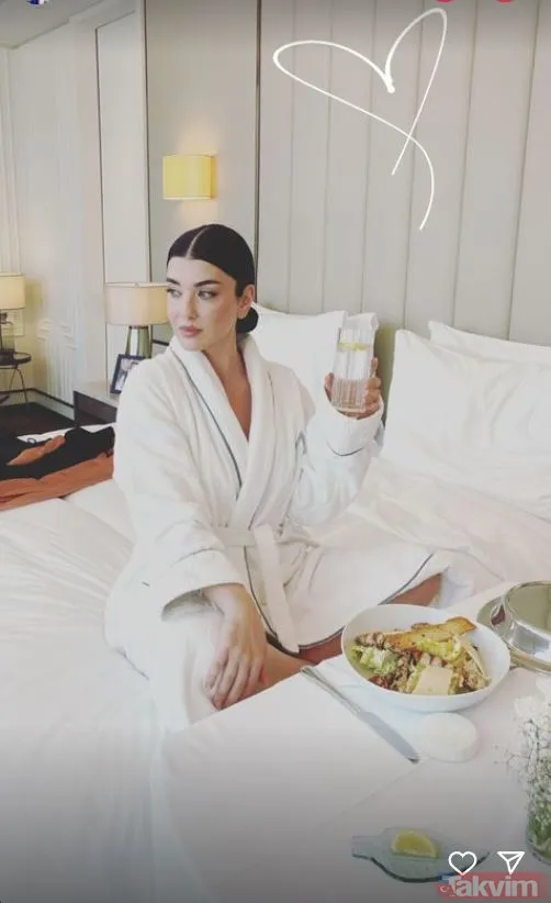 Aslıhan Güner “Karşı koyamıyorum” deyip paylaştı! Bornozlu yatak pozu da sosyal medyaya damga vurdu! Mert Kılıç’ın biricik eşi... - 9