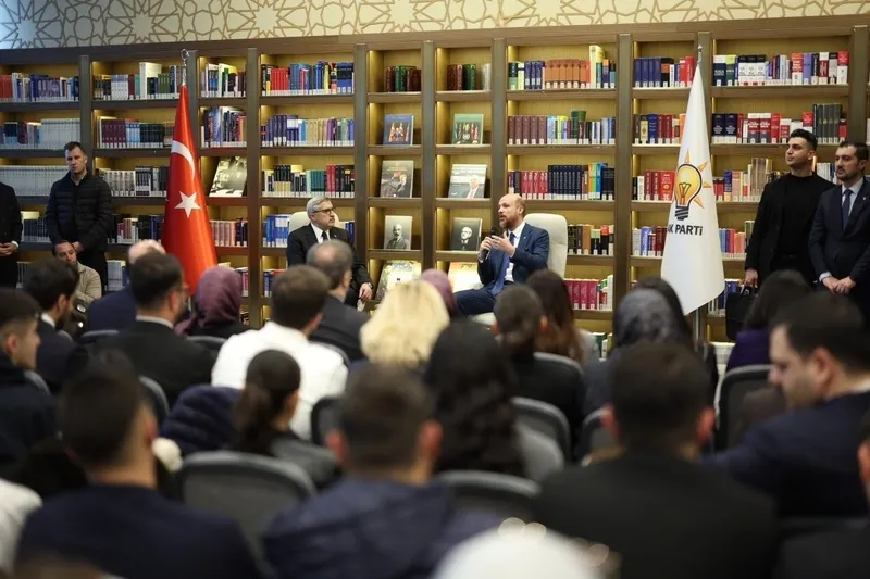 fenerbahcenin-transferini-baskan-erdogan-cozmustu-bilal-erdogandan-kante-aciklamasi-sporcu-bir-cumhurbaskani-v-1770313024855.jpeg Transferi Başkan Erdoğan çözmüştü! Bilal Erdoğan'dan Kante açıklaması: "Fenerbahçeliler olarak ayrı zevklendik"-3