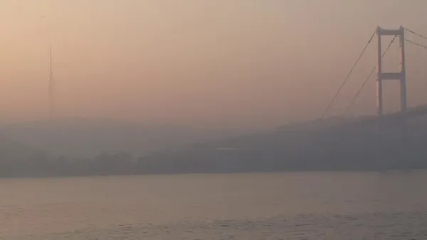 son-dakika-bogaz-trafigine-sis-engeli-gemi-gecislerine-kapatildi-1672555808546.jpg Son dakika: Boğaz trafiğine sis engeli! Gemi geçişlerine kapatıldı-5