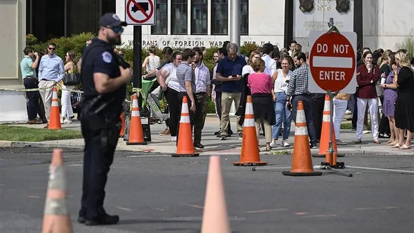 abd-kongresinde-sahte-saldiri-alarmi-bina-tahliye-edildi-1691028170908.jpeg ABD Kongresi'nde sahte saldırı alarmı: Bina tahliye edildi-8