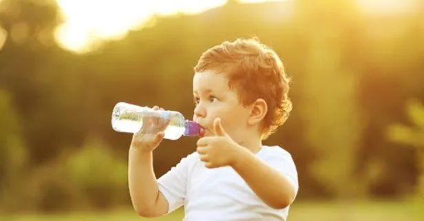 Çocukların günlük su tüketimi eksiksiz karşılanmalı