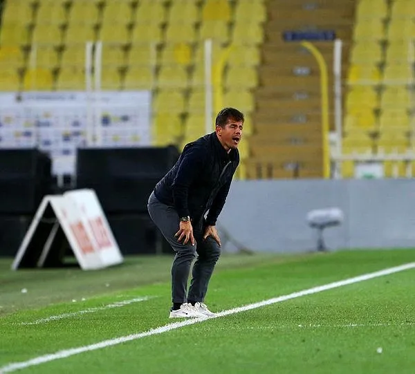 Fenerbahçe'de Emre Belözoğlu ile devam seçeneği giderek güçleniyor-3