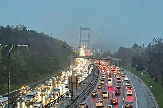 İstanbullular dikkat! Fatih Sultan Mehmet Köprüsü çalışma nedeniyle kısmen trafiğe kapatılacak