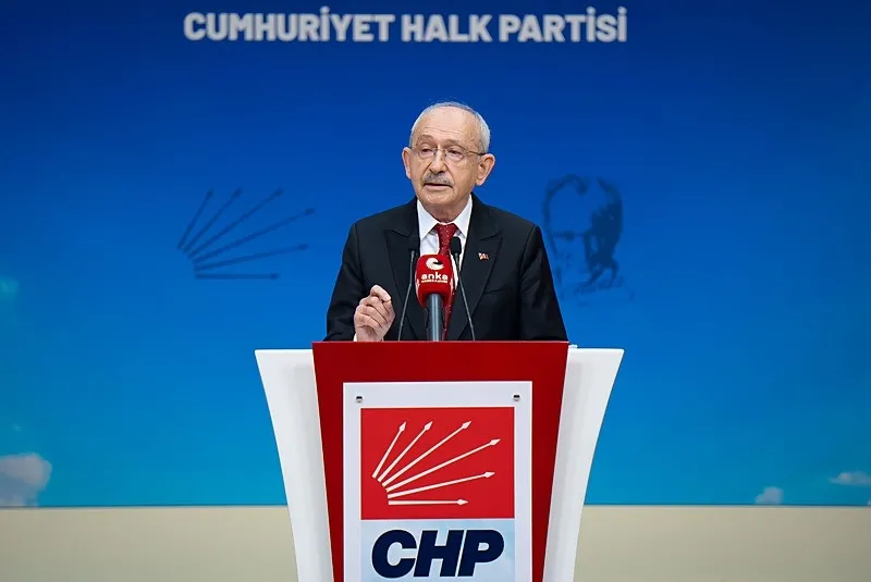 kemal-kilicdaroglu-ozgur-ozelin-izlerini-siliyor-fonuna-kadar-kaldirdi-1782999728303.jpeg Kemal Kılıçdaroğlu'nun Özgür Özel temizliği: Fonuna kadar kaldırdı-5