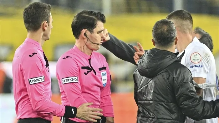 Ankaragücü Başkanı Faruk Koca Halil Umut Meler'e yumruk attı! Peki lig nasıl devam edecek? TFF Başkanı Mehmet Büyükekşi açıkladı-2