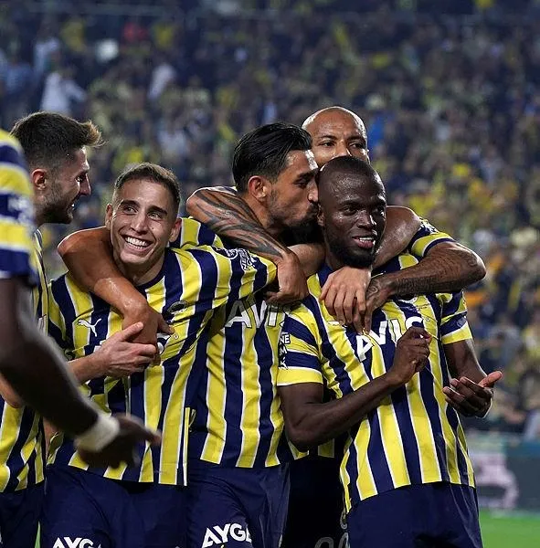 jorge-jesusun-gelisiyle-fenerbahce-kriz-ve-kaosu-geride-birakarak-mutluluga-adim-atti-1665531446950.jpeg