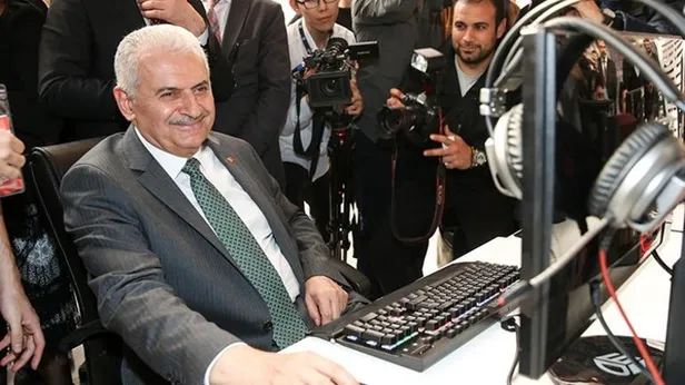 Binali Yıldırım 'PUBG' oynadı: ''Torunlar oynuyor ama öğretmiyor'' dedi-2