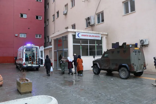 intihara-kalkisan-16-yasindaki-kiz-cocugu-cinsel-istismara-ugradigini-soyledi-babasi-kuzeni-ve-dayisi-gozaltina-alindi-1636030174093.jpg İntihara kalkışan 16 yaşındaki kız çocuğu cinsel istismara uğradığını söyledi! Babası kuzeni ve dayısı gözaltına alındı-3