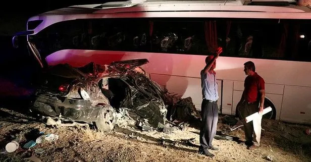 Van’da otobüs ile otomobil çarpıştı: 5 ölü, 18 yaralı
