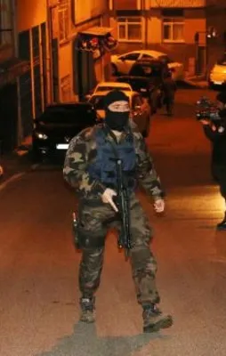 İstanbul'da helikopter destekli operasyon