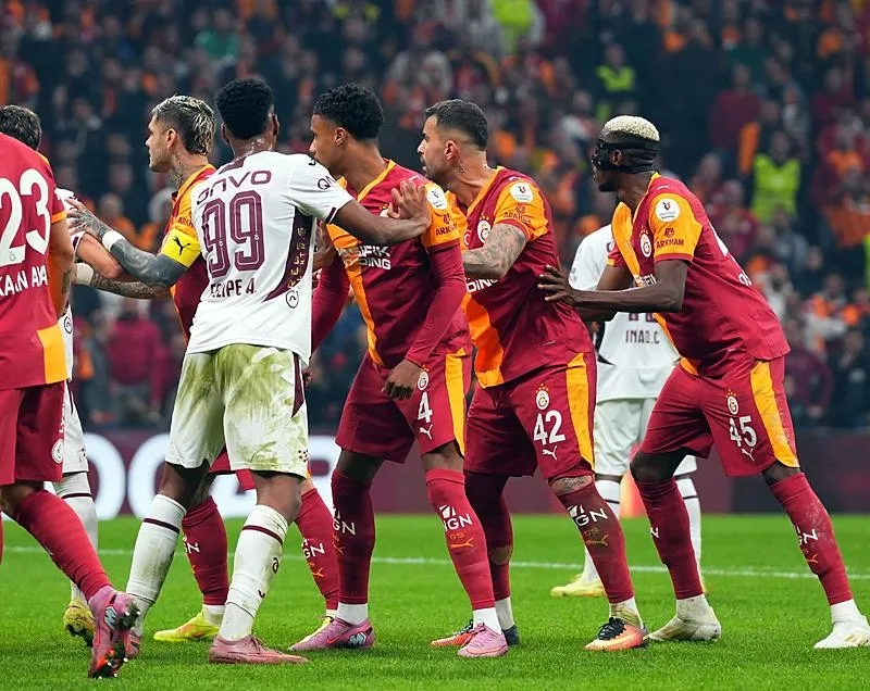 super-ligde-dev-mac-trabzonspor-galatasarayi-konuk-ediyor-akyazida-derbi-heyecani-trabzonsporda-orta-saha-terc-1789739799045.jpeg Akyazı'da derbi heyecanı: Trabzonspor'da orta saha tercihi! Galatasaray'da 10 numara sürprizi-3