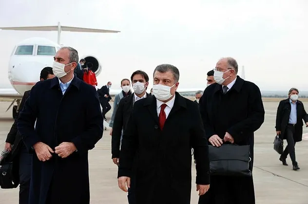 Sağlık Bakanı Fahrettin Koca ve Adalet Bakanı Abdülhamit Gül'den Gaziantep'teki hastane yangınına ilişkin son dakika açıklaması