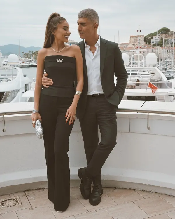 hamile-oldugu-konusuluyordu-ozcan-denizin-esi-samar-dadgardan-ilk-paylasim-geldi-fransa-sokaklarinda-1698229068951.jpg Hamile olduğu konuşuluyordu! Özcan Deniz'in eşi Samar Dadgar'dan ilk paylaşım geldi! Fransa sokaklarında...-5