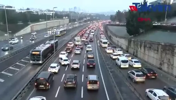 İstanbul 15 Temmuz Şehitler Köprüsü'nde trafik yoğunluğu