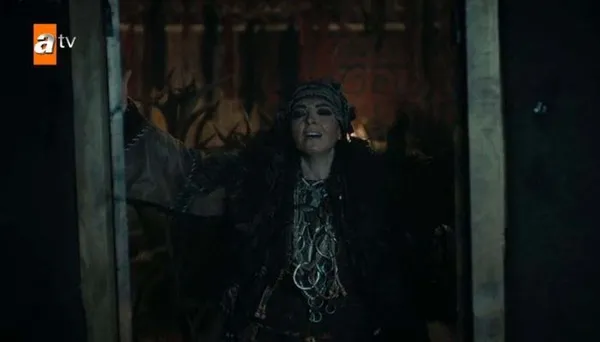 kam-kadin-arcuray-batugayi-orhunun-suyu-kil-ve-atesle-iste-boyle-tedavi-etti-1652821408900.jpg Kam Kadın Arçuray; Batuga’yı Orhun’un suyu, kil ve ateşle işte böyle tedavi etti!-4