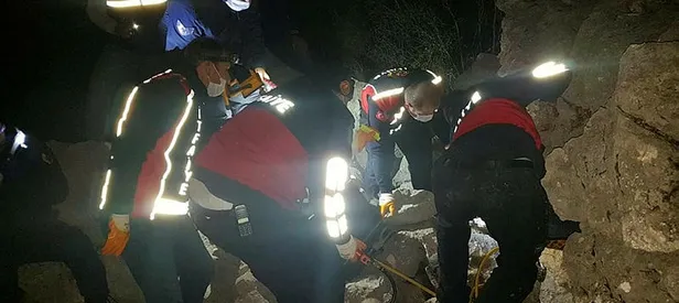 Isınmak isteyen çobanın üzerine 5 tonluk kaya düştü