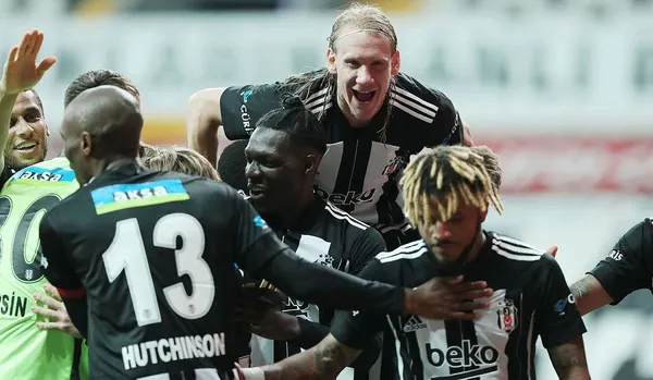 Beşiktaş, Hatay'ı 7 gol ile geçti: Kartal'ın yıldızı Larin Hatay'a 4 gol atarak yıldızlaştı-10