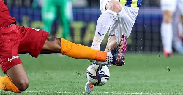 Galatasaray-Fenerbahçe derbisinde VAR'a Sloven düdük