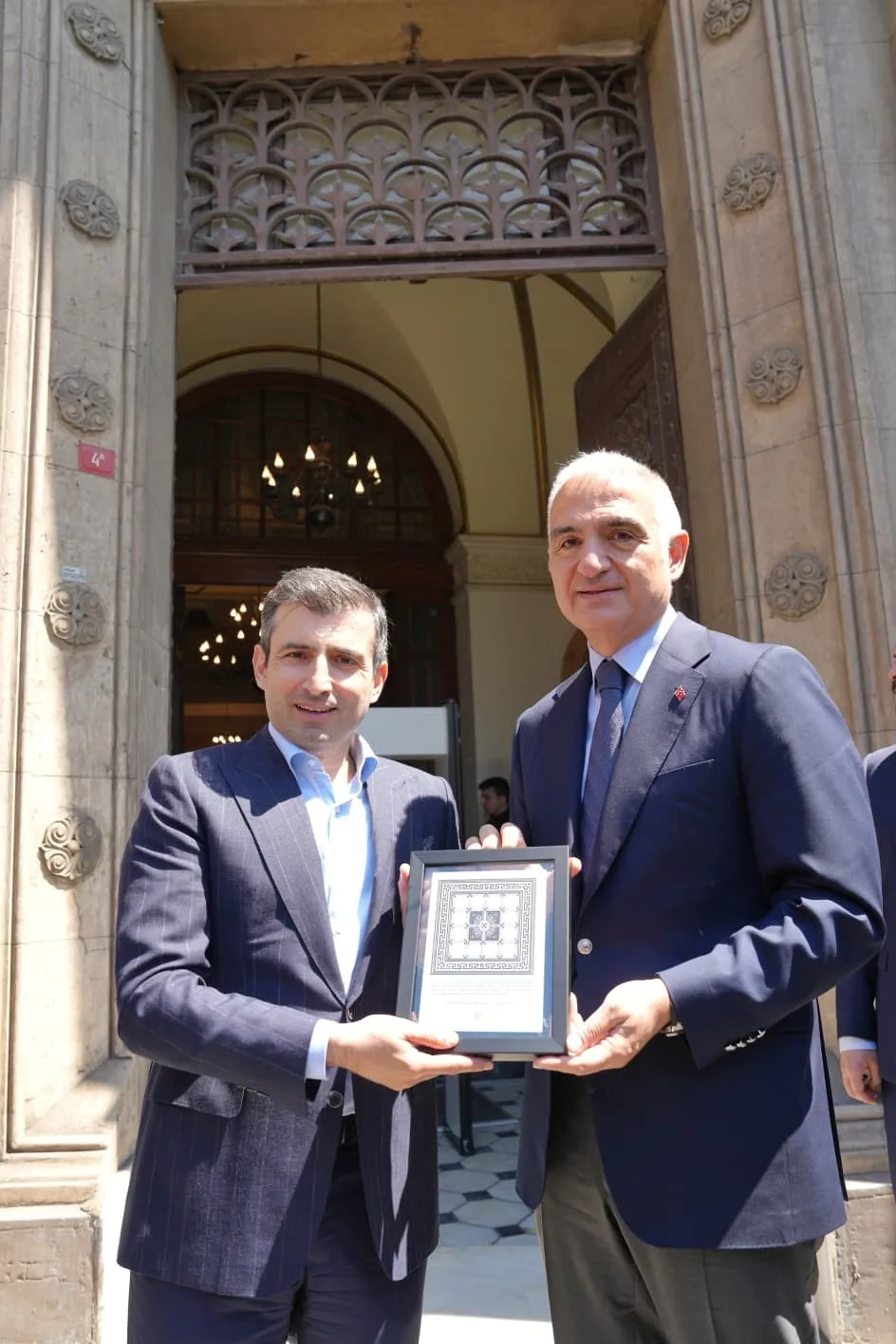 karakoy-palas-yeniden-hayat-buldu-bakan-ersoydan-selcuk-bayraktara-tesekkur-1777119415056.jpeg Karaköy Palas yeniden hayat buldu | Bakan Ersoy'dan Selçuk Bayraktar'a teşekkür-4