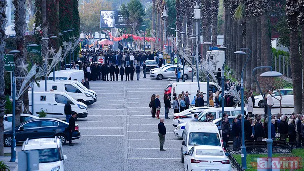 Saat 09.05'te hayat durdu! 81 ilde Atatürk'e saygı duruşu... - 15