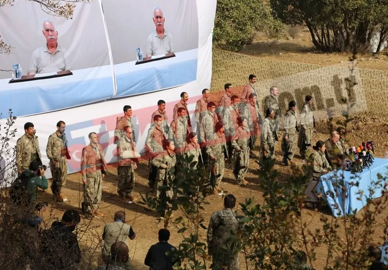 PKK Türkiye'den ve sınır hattından çekildi! Bildiriyi elebaşı Sabri Ok okudu: 25 terörist silahlarıyla beraber nereye gitti?-4