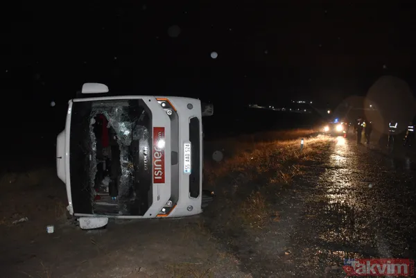 Sivas'ta sağlık çalışanlarını taşıyan tur midibüsü devrildi! Ölü ve yaralılar var - 10